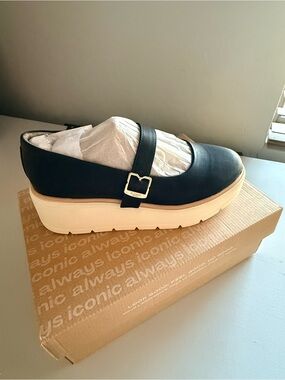 Dr. Scholl's Black Mary Jane Platform with Cream Sole